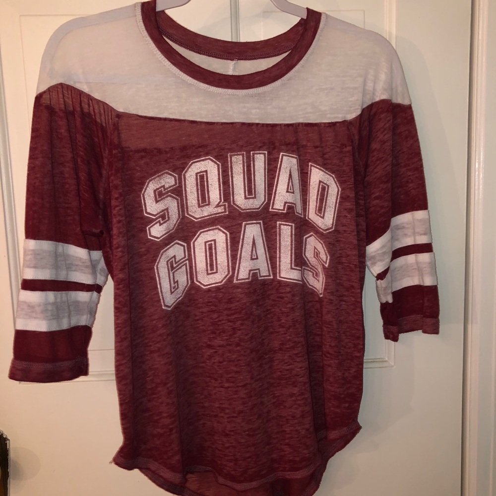 Maroon and white tee